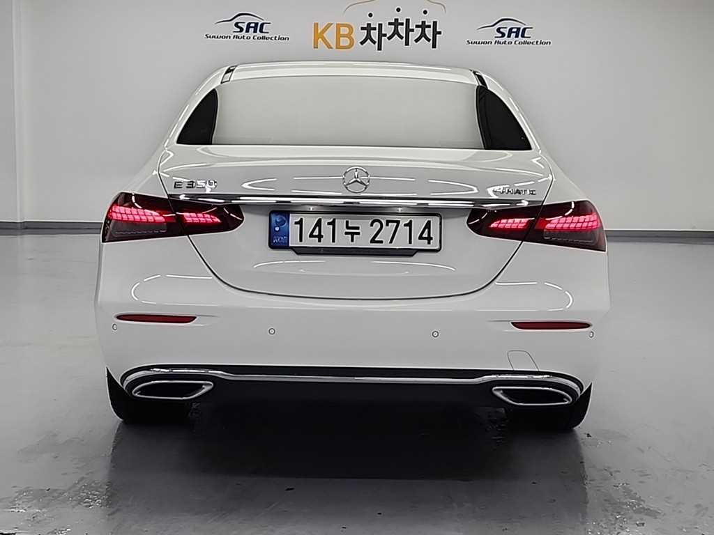 Mercedes Benz E class - Vista 3