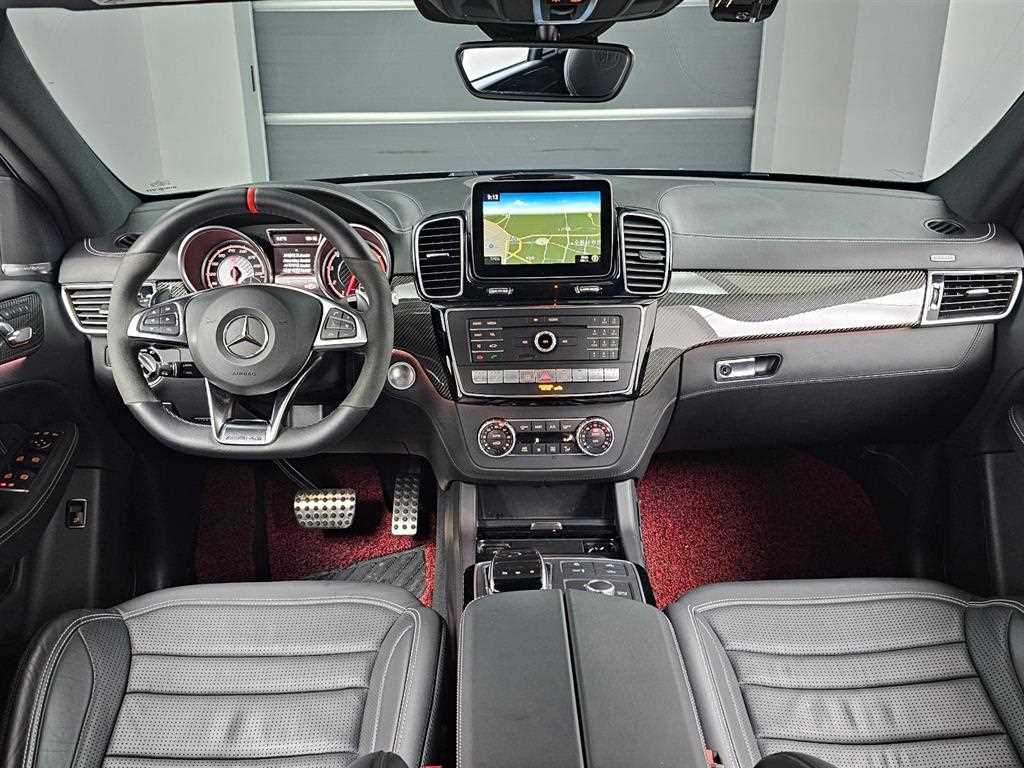 Mercedes Benz GLE Class - Vista 7