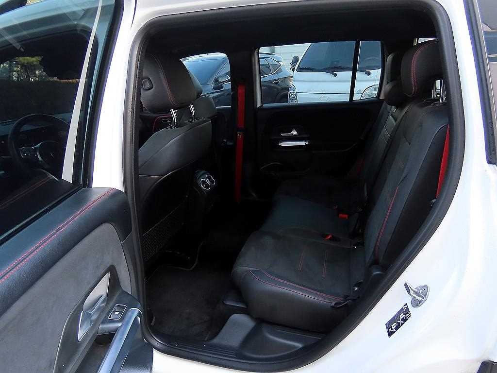 Mercedes Benz GLB Class - Vista 6