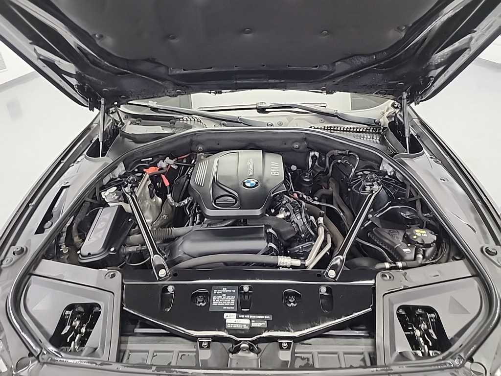 BMW 5 Series - Vista 5
