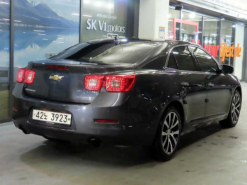 Chevrolet Malibu - Vista 4