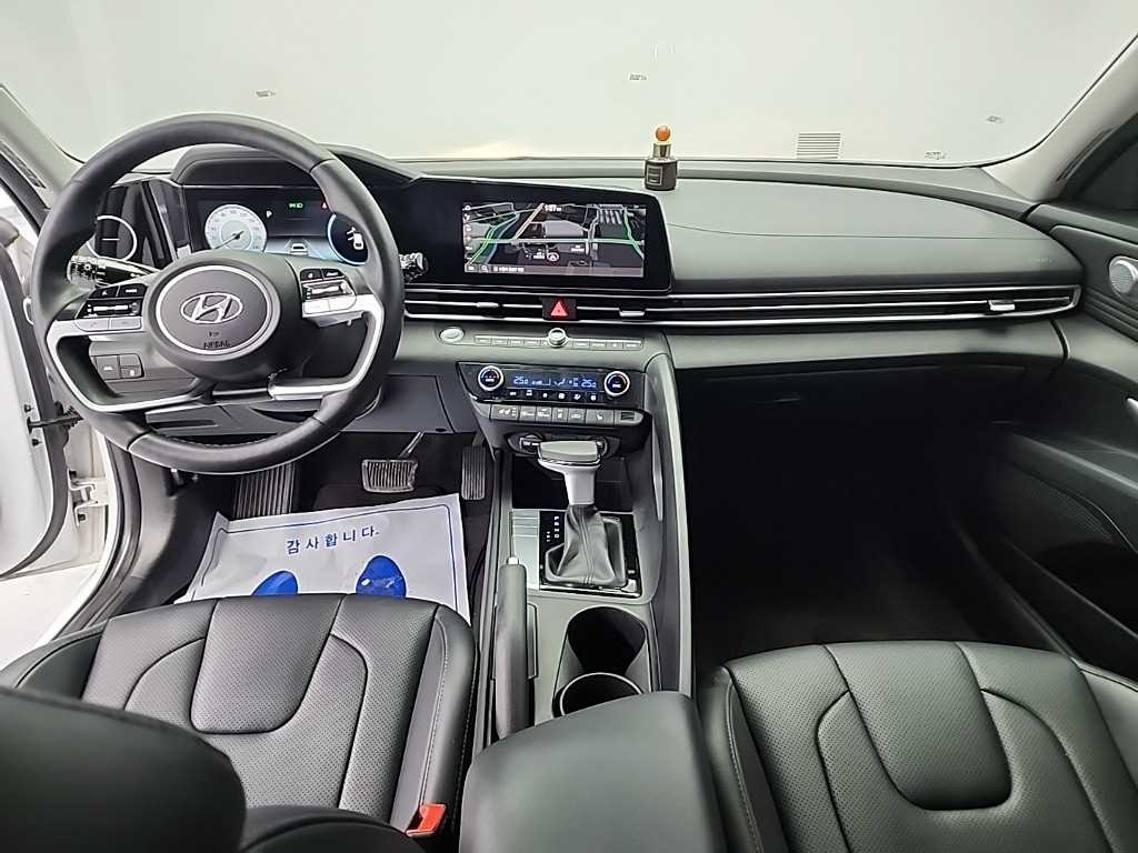 HYUNDAI Avante - Vista 7