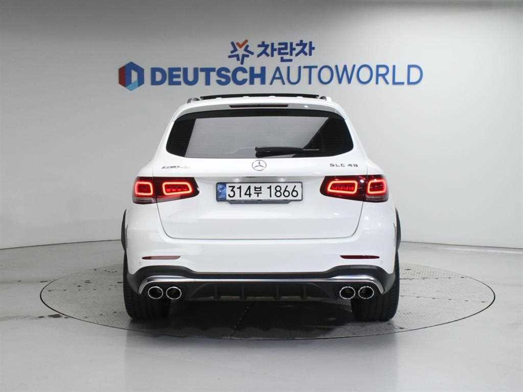 Mercedes Benz GLC Class - Vista 4