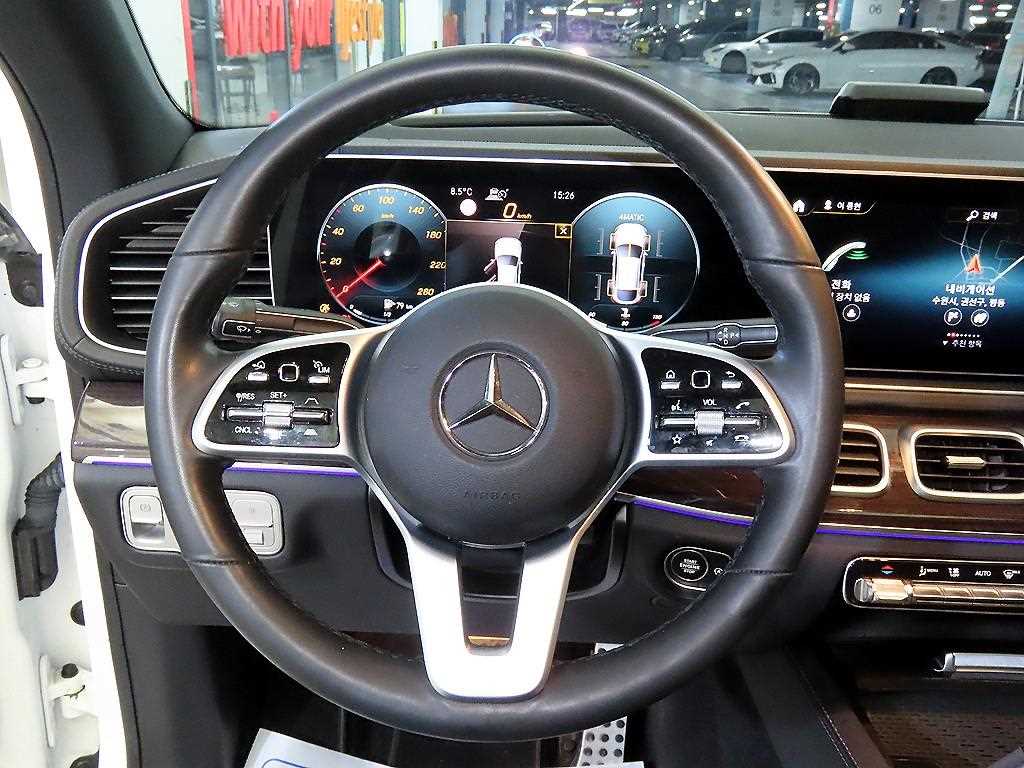 Mercedes Benz GLE Class - Vista 8