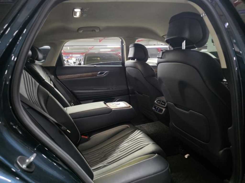 Genesis G80 - Vista 9