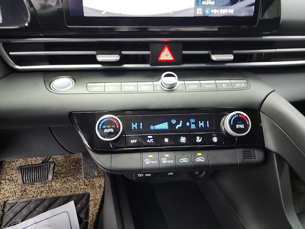 HYUNDAI Avante - Vista 10