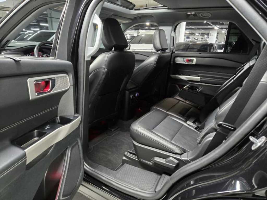 Ford Explorer - Vista 8