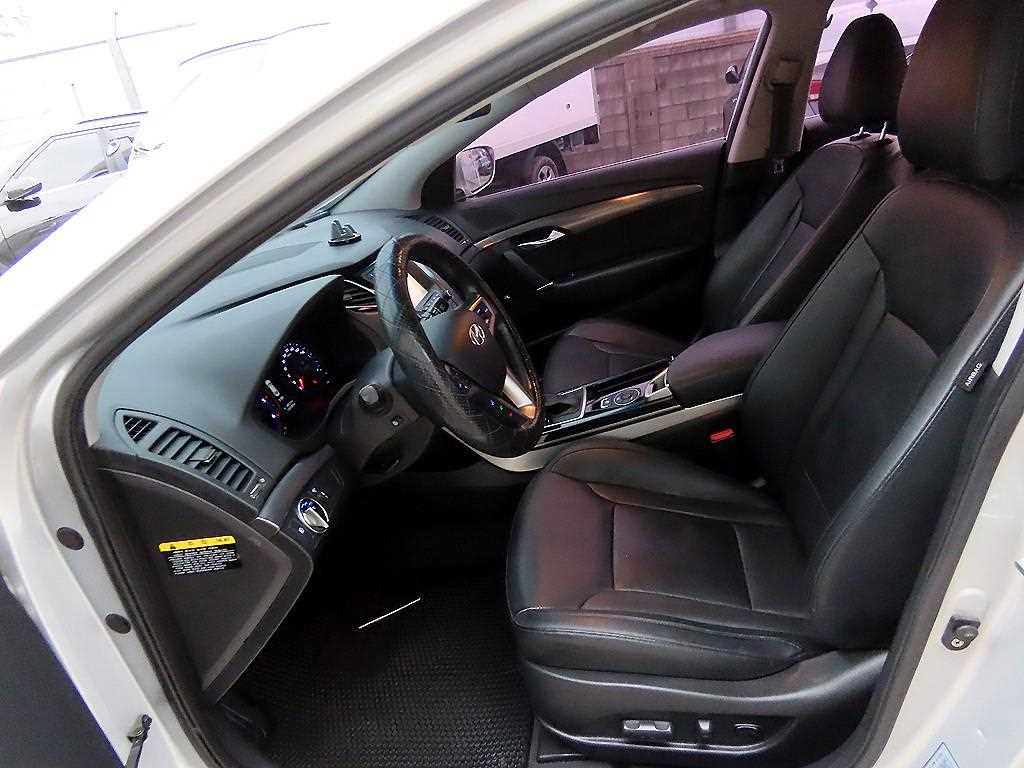 HYUNDAI i40 - Vista 5