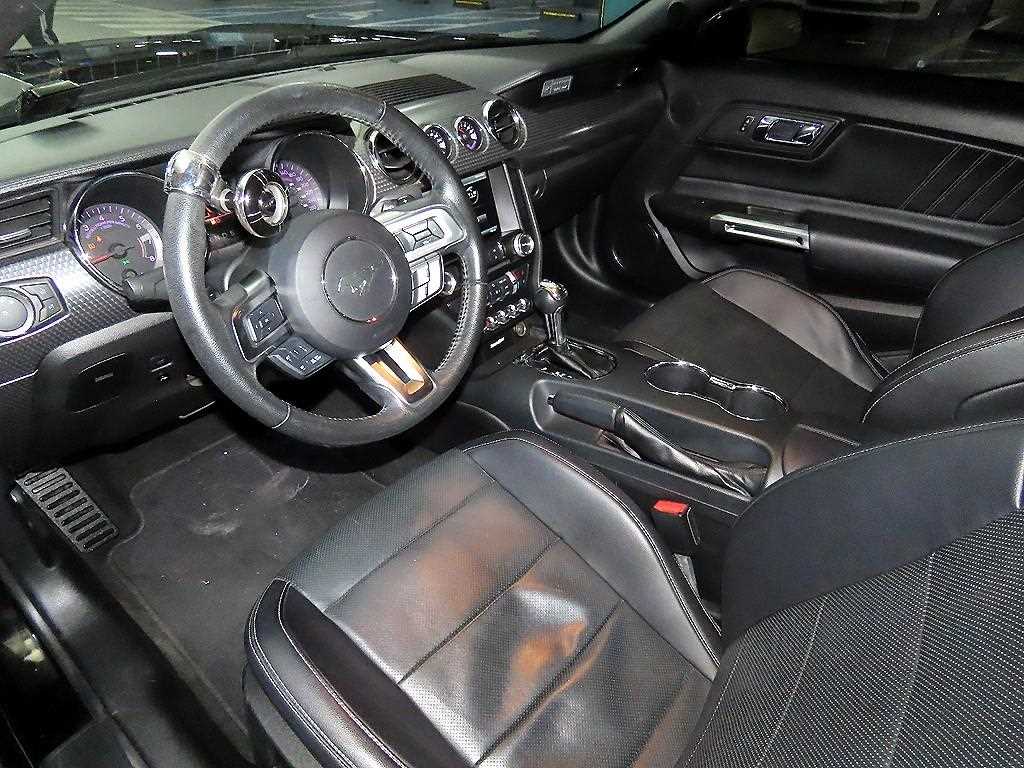 Ford Mustang - Vista 10