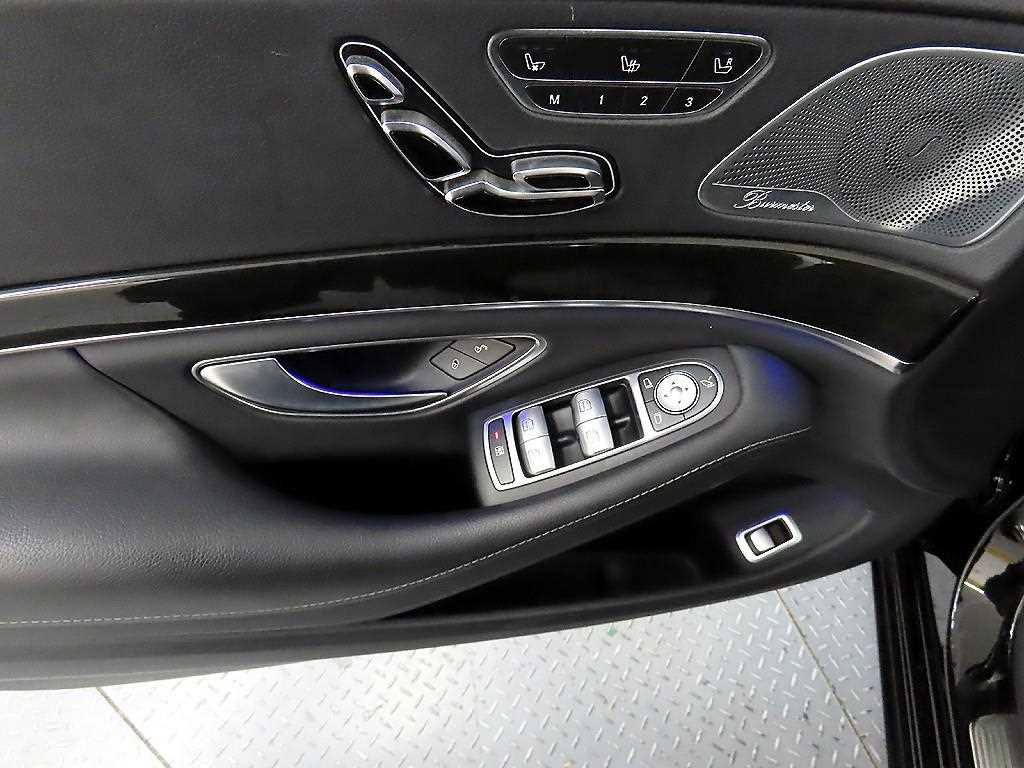 Mercedes Benz S Class - Vista 11