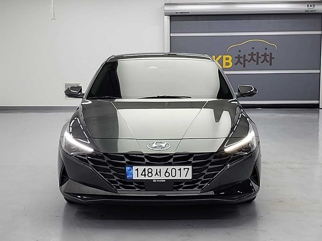 HYUNDAI Avante - Vista 2