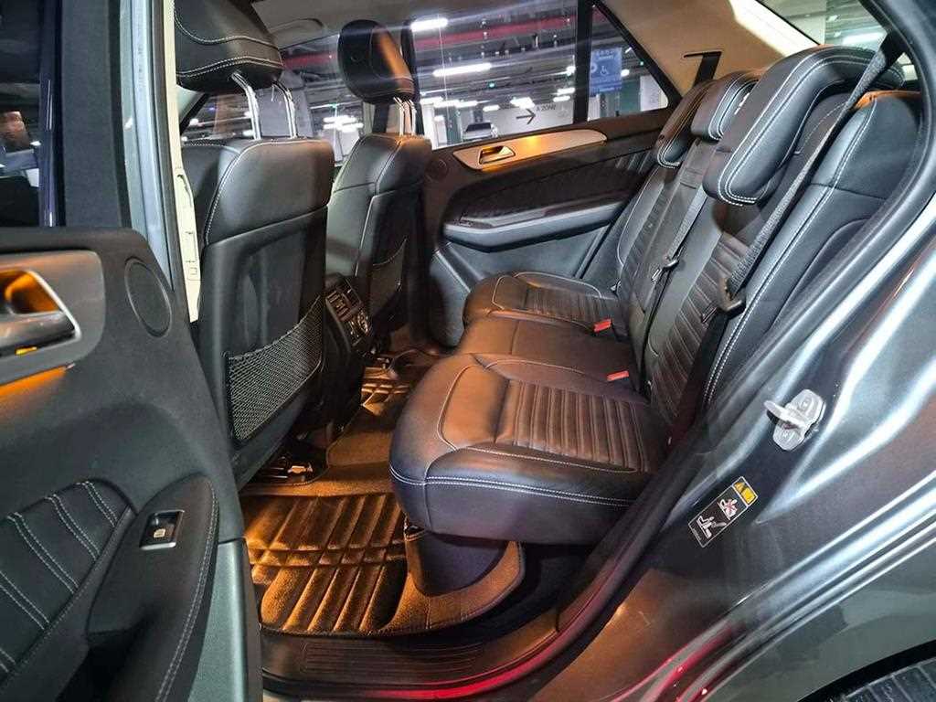 Mercedes Benz GLE Class - Vista 7