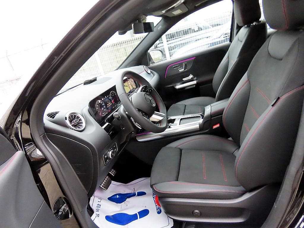 Mercedes Benz GLA Class - Vista 5