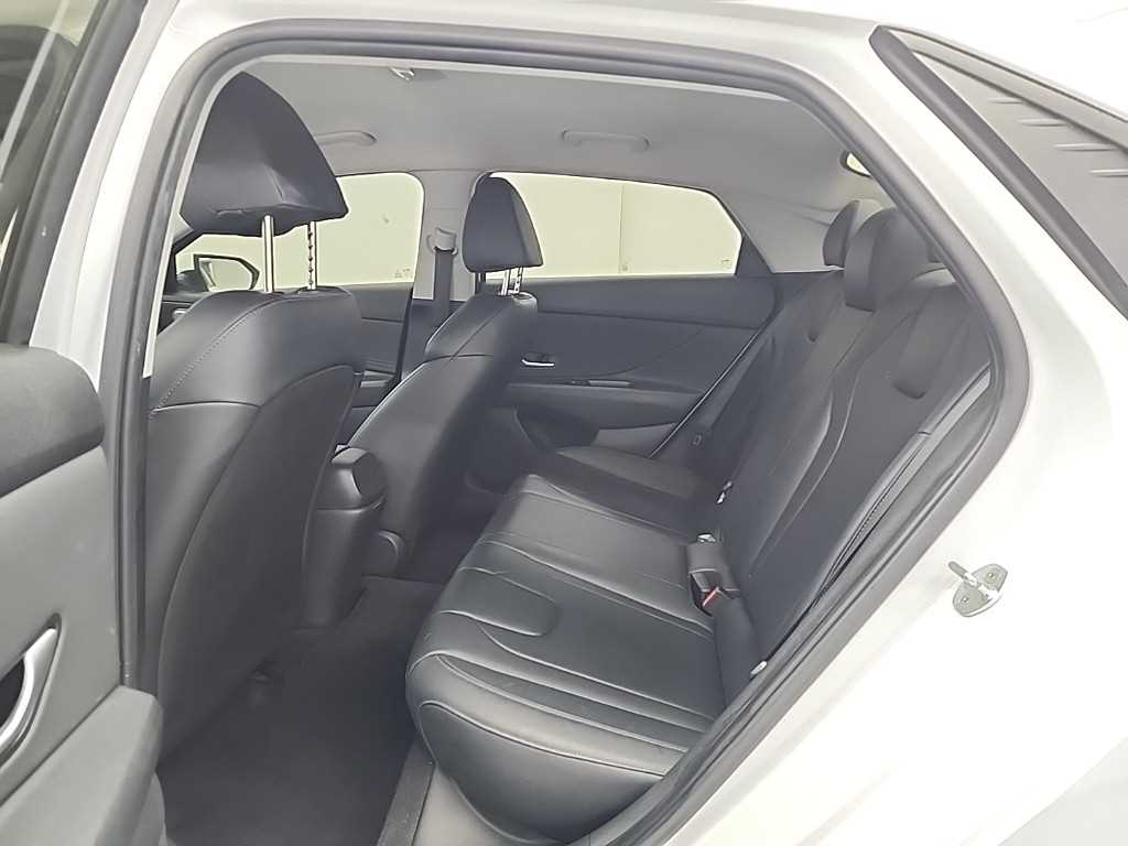 HYUNDAI Avante - Vista 12