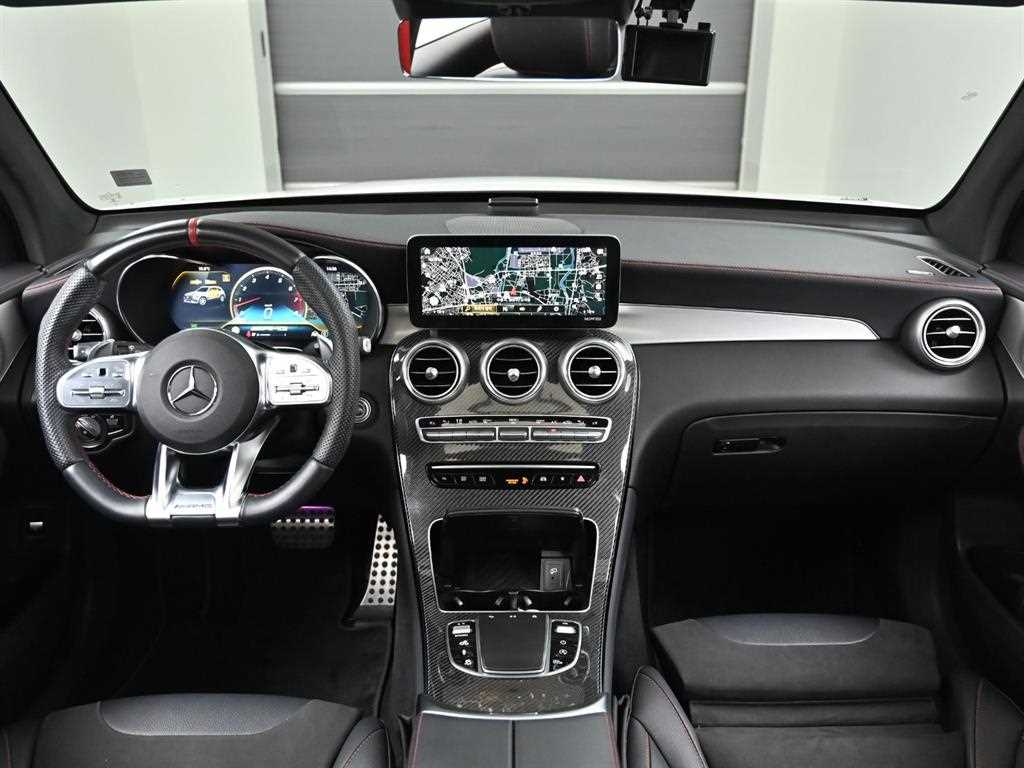 Mercedes Benz GLC Class - Vista 7