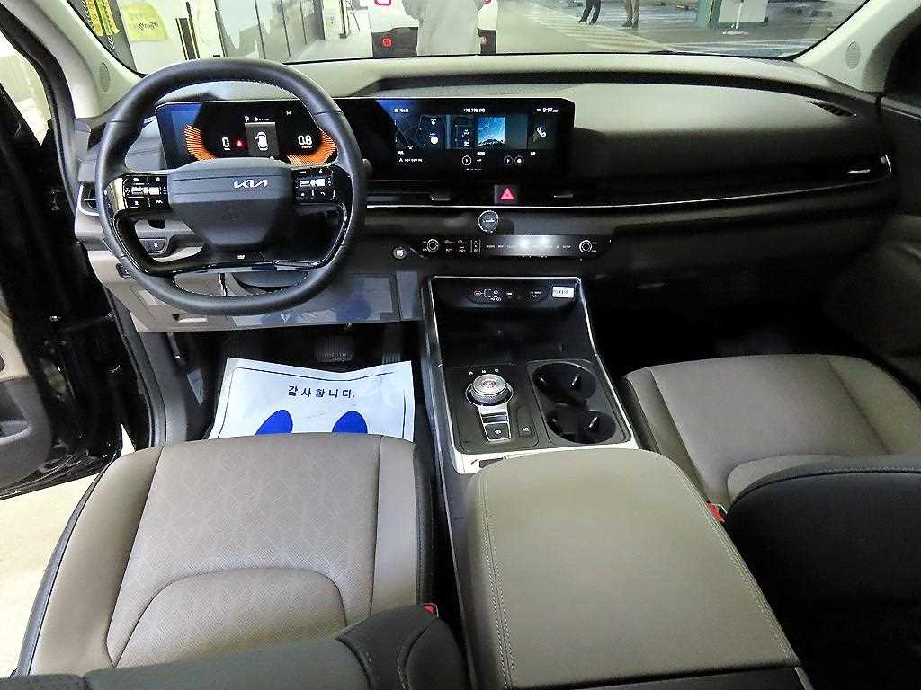 KIA Carnival - Vista 7
