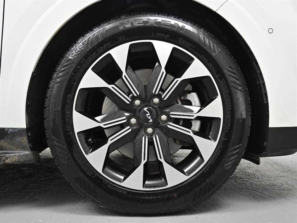 KIA Carnival - Vista 5