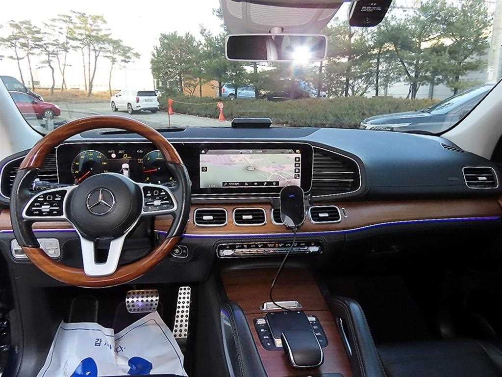 Mercedes Benz GLS Class - Vista 7