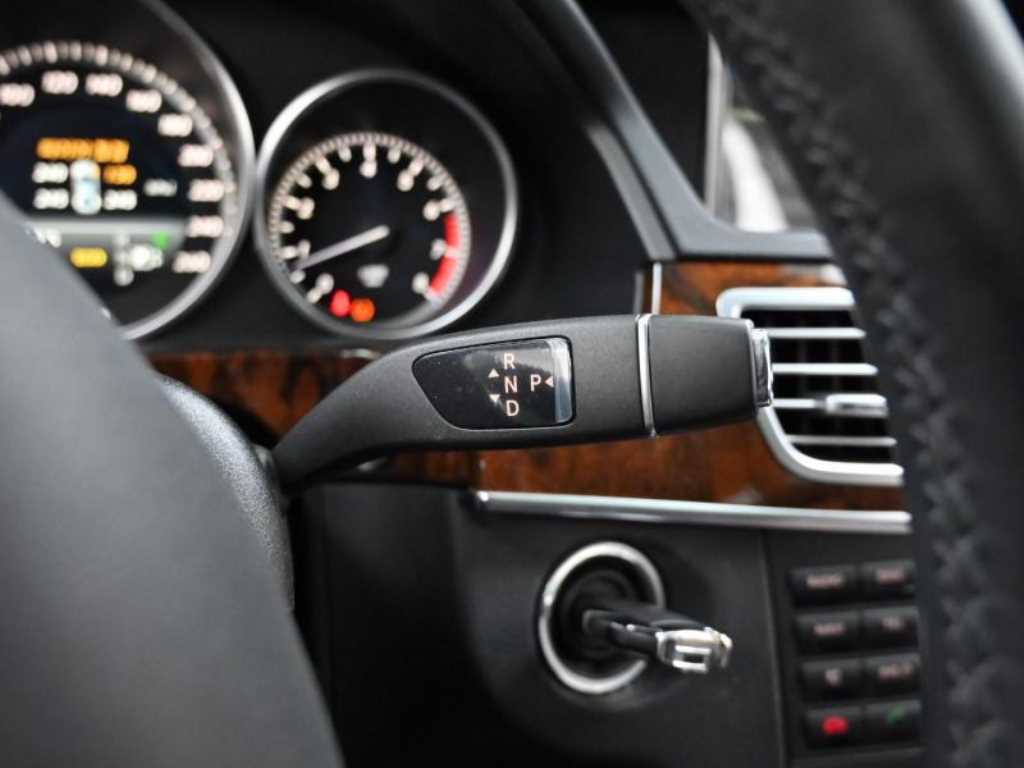 Mercedes Benz E class - Vista 9