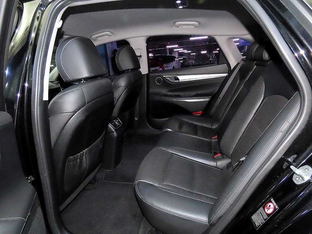 HYUNDAI Grandeur - Vista 7