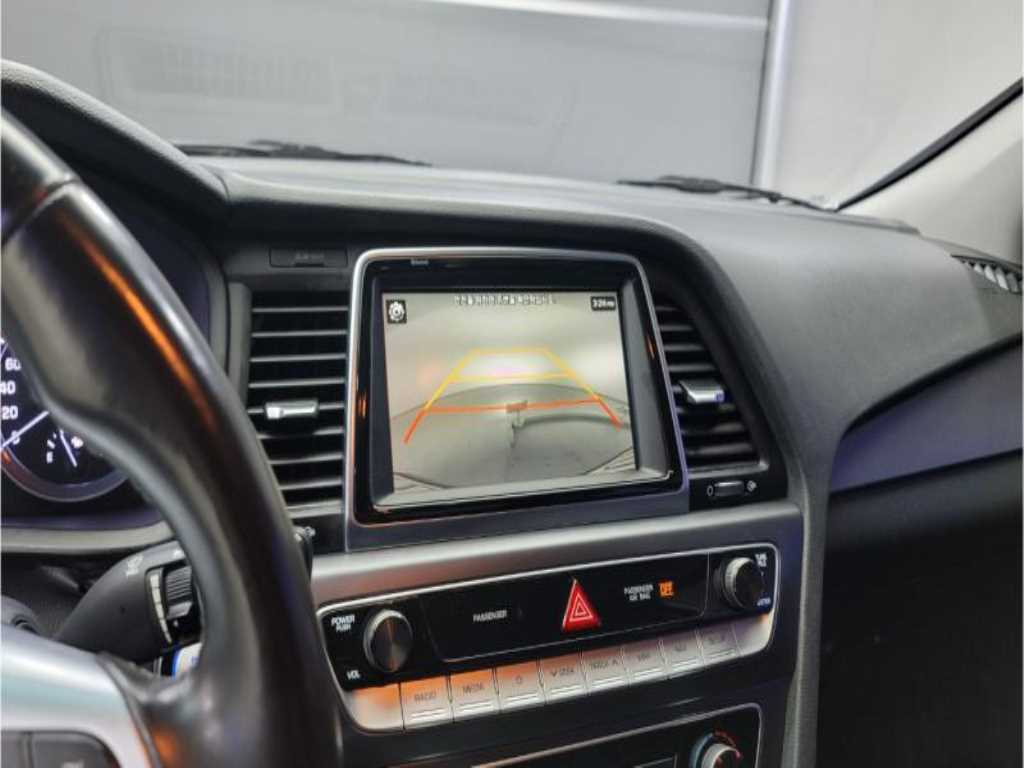 HYUNDAI Sonata - Vista 11