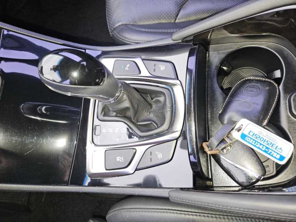 HYUNDAI Grandeur - Vista 12