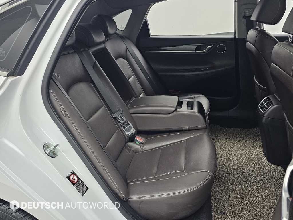 HYUNDAI Grandeur - Vista 12