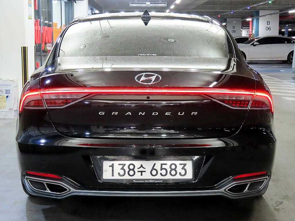 HYUNDAI Grandeur - Vista 5