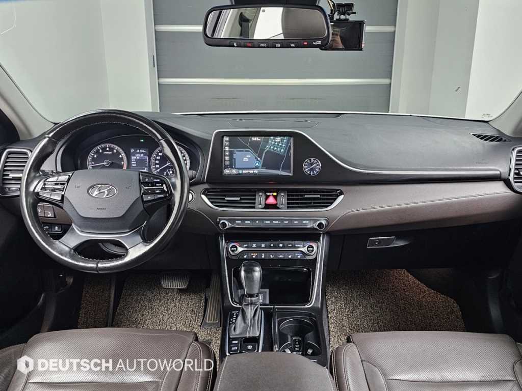 HYUNDAI Grandeur - Vista 7