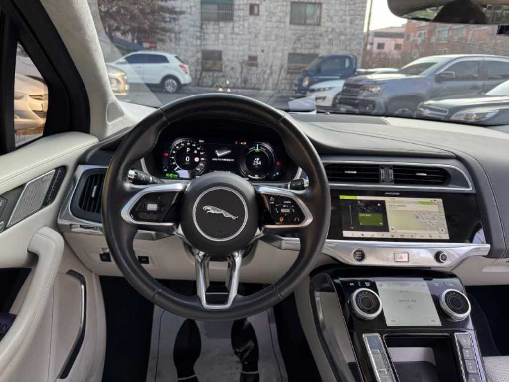 Jaguar I-PACE - Vista 9