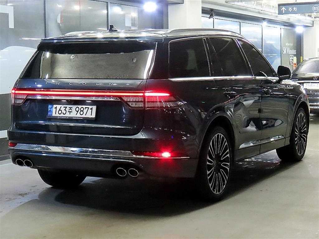 Lincoln Aviator - Vista 4