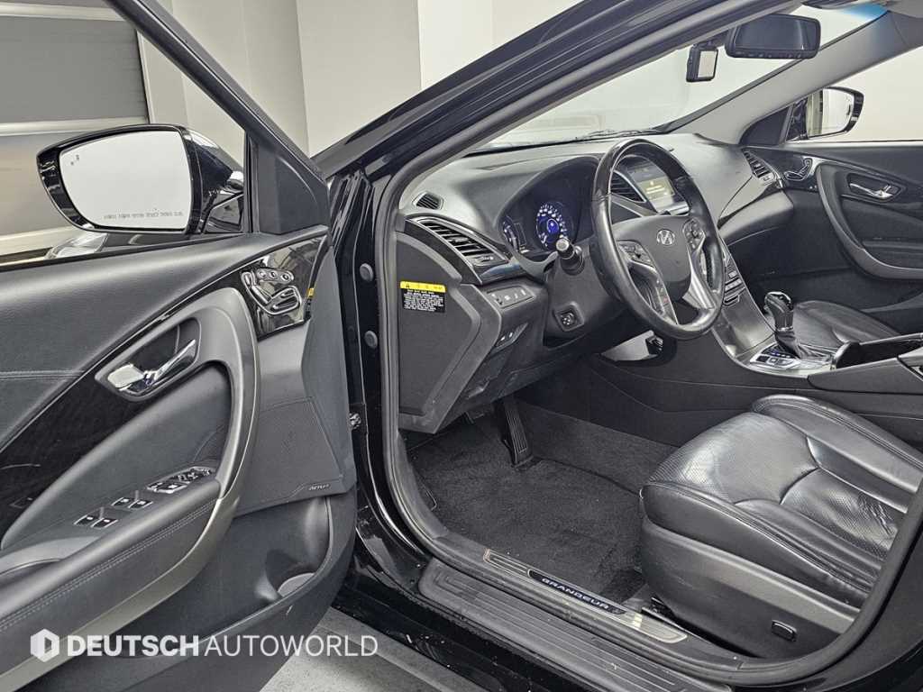 HYUNDAI Grandeur - Vista 11