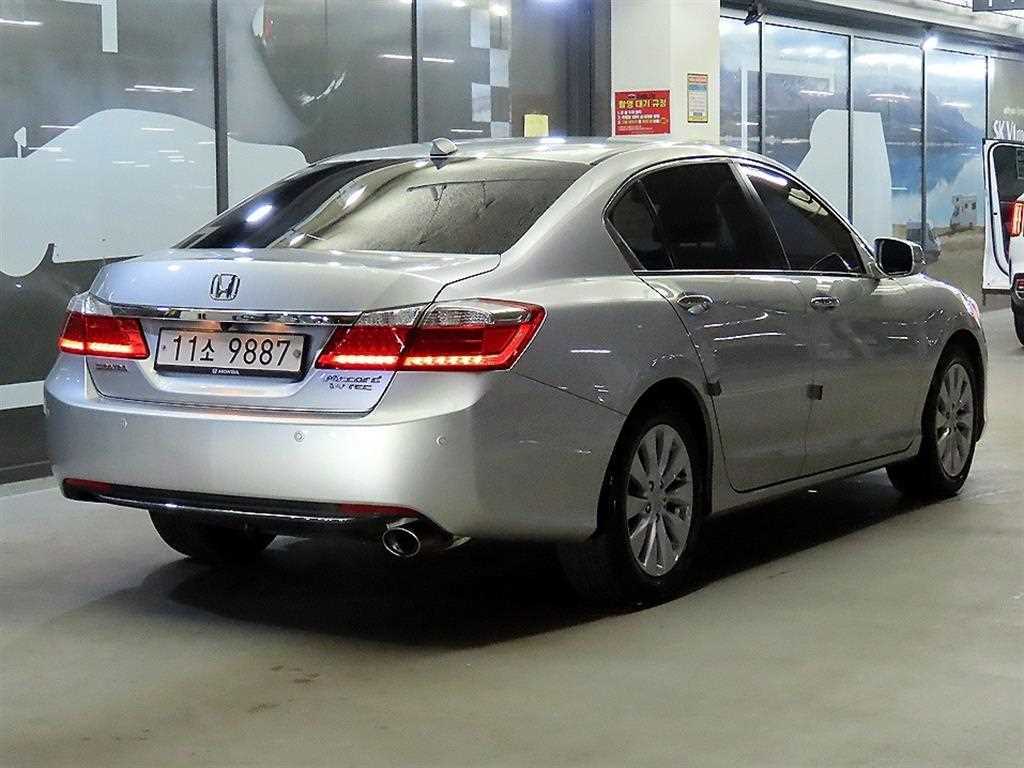 Honda Accord - Vista 4