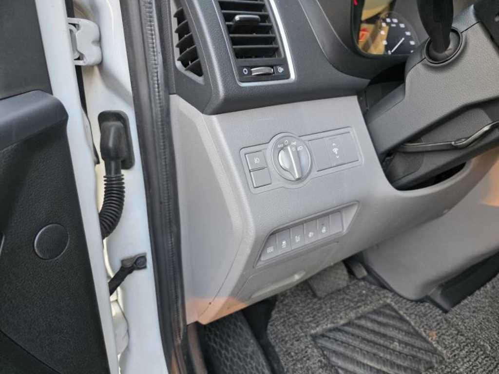 HYUNDAI Solati - Vista 4