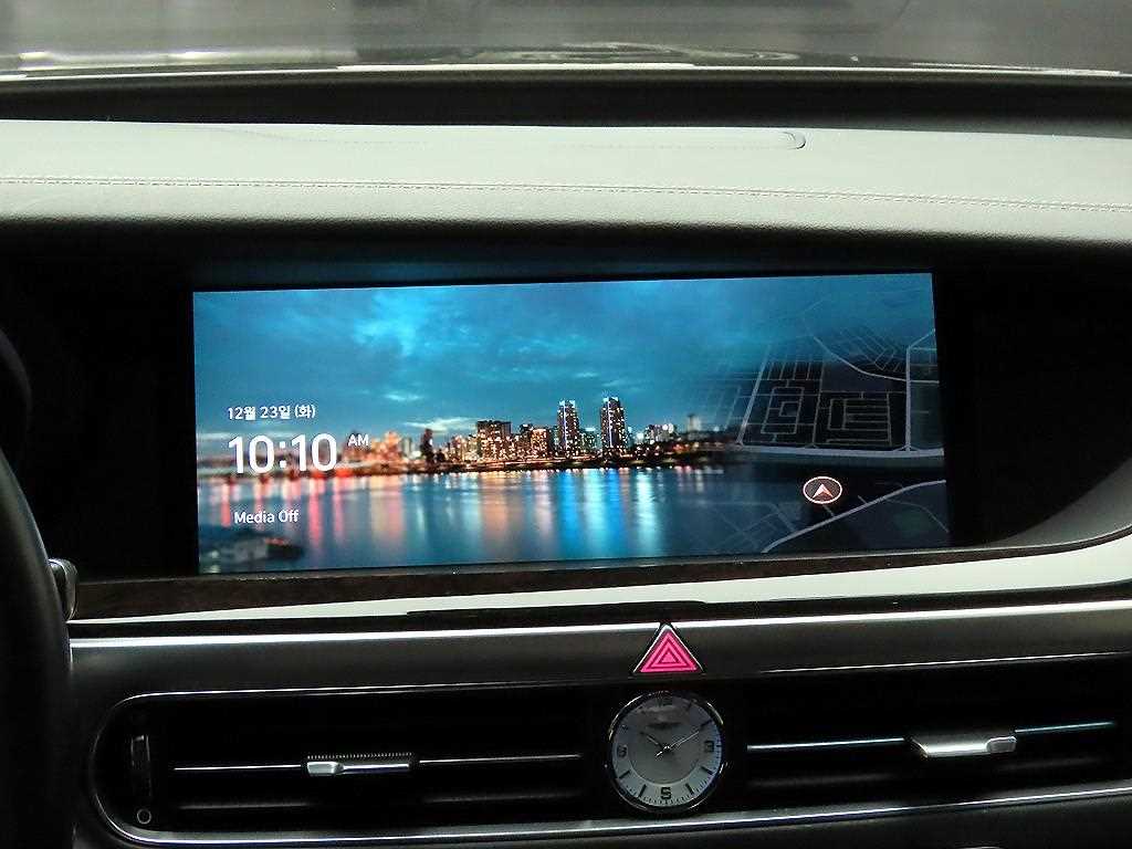 Genesis G90 - Vista 8