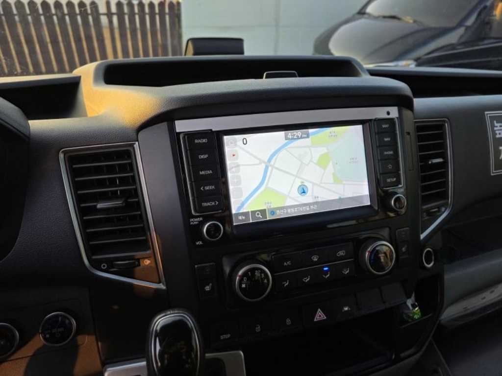 HYUNDAI Solati - Vista 5