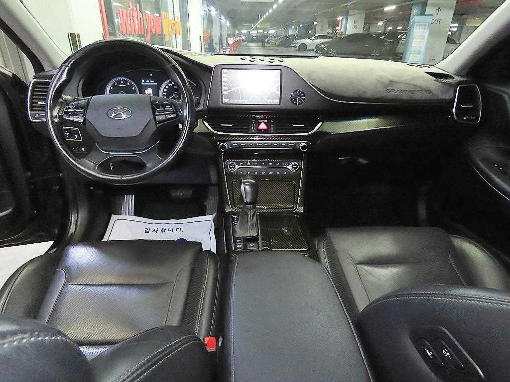 HYUNDAI Grandeur - Vista 10