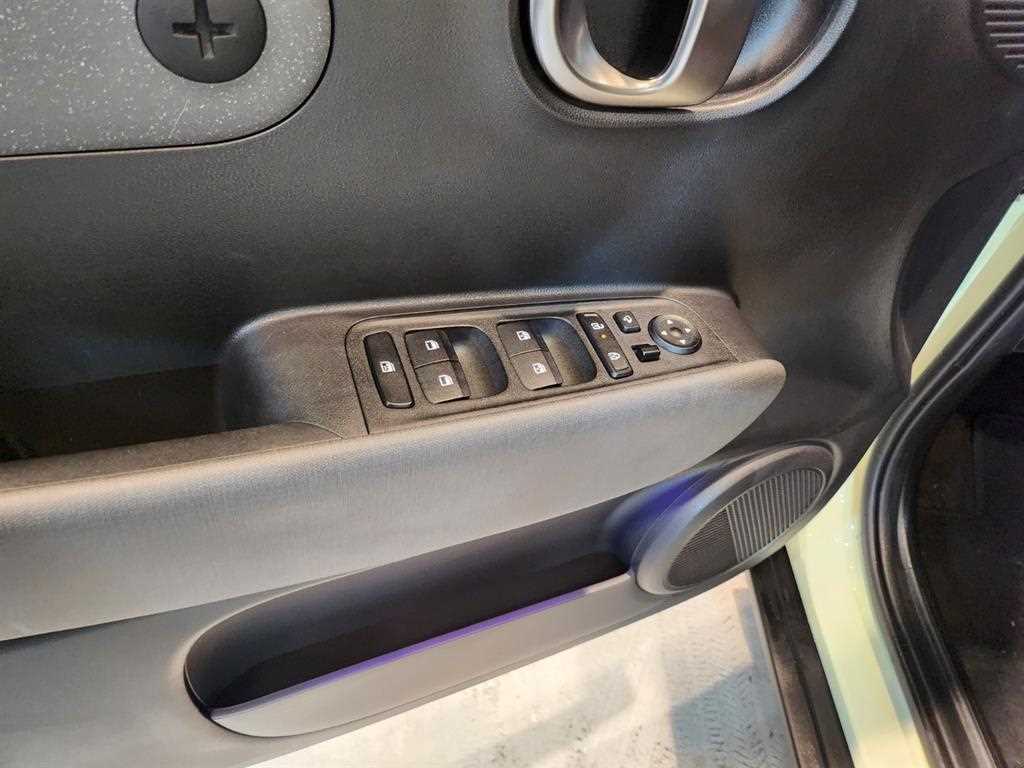 HYUNDAI Casper - Vista 11