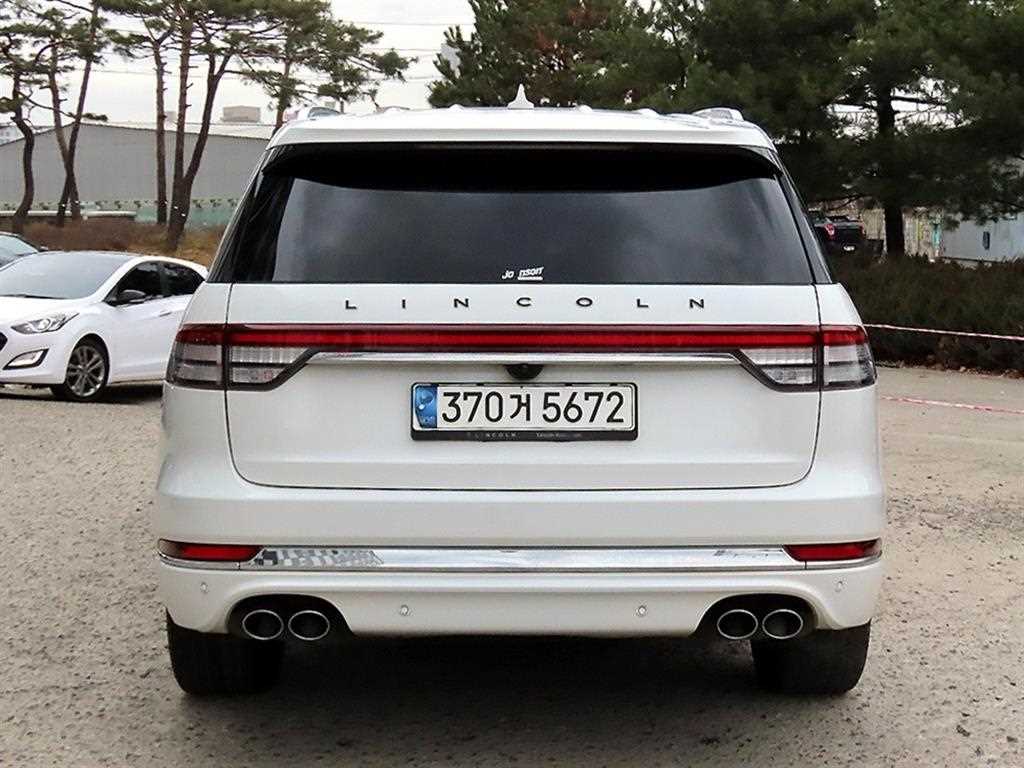 Lincoln Aviator - Vista 4