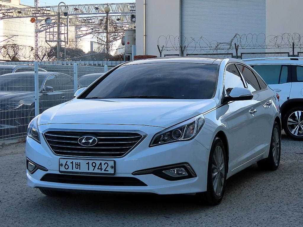 HYUNDAI Sonata - Vista 2
