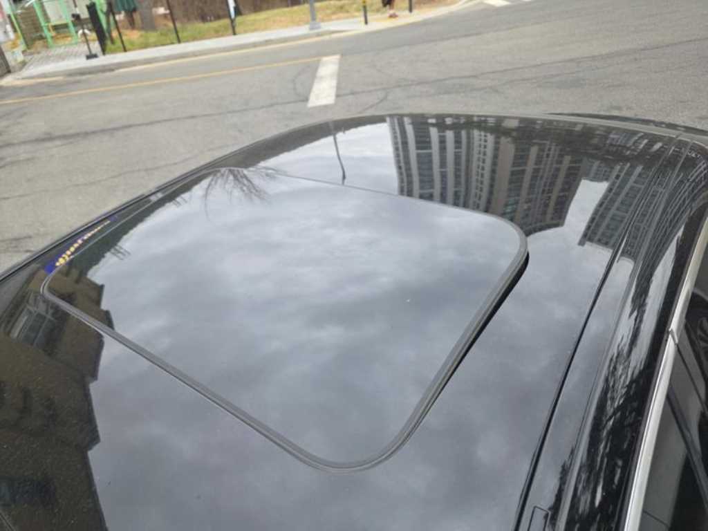 Mercedes Benz E class - Vista 6