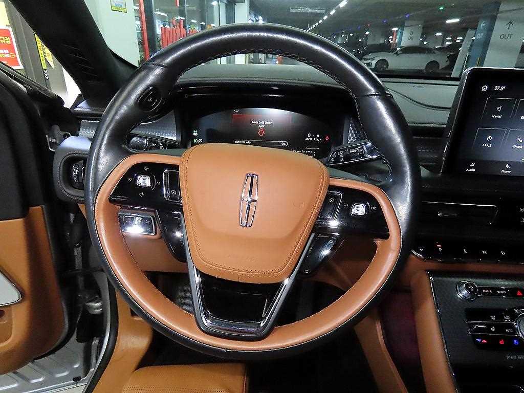 Lincoln Aviator - Vista 8