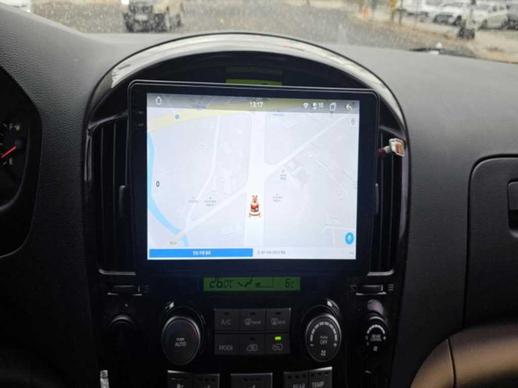 HYUNDAI Starex - Vista 10