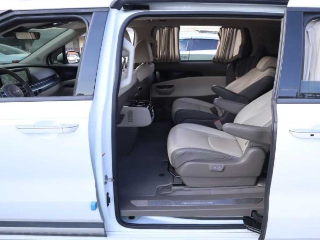 KIA Carnival - Vista 2