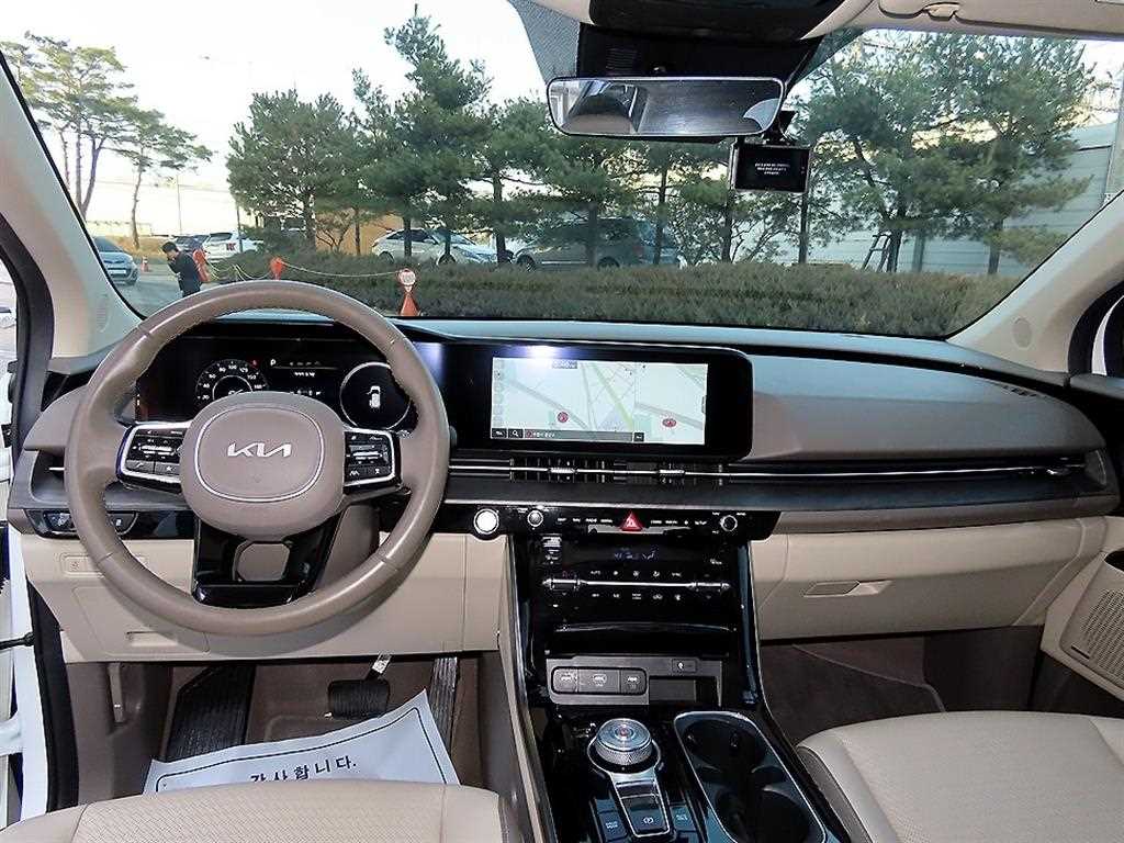 KIA Carnival - Vista 7