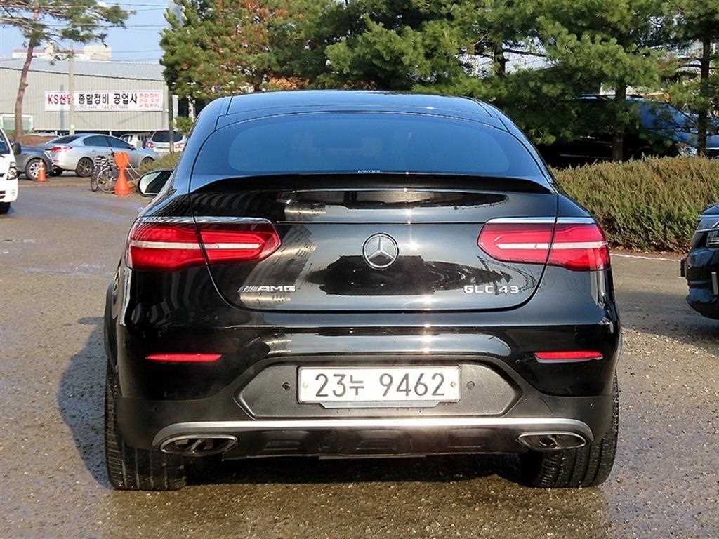 Mercedes Benz GLC Class - Vista 4