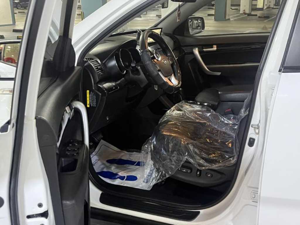 KIA Sorento - Vista 8