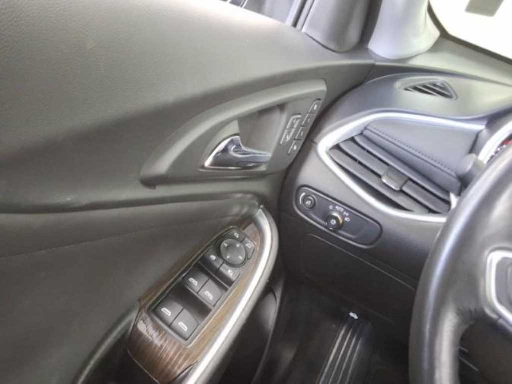 Chevrolet Malibu - Vista 3