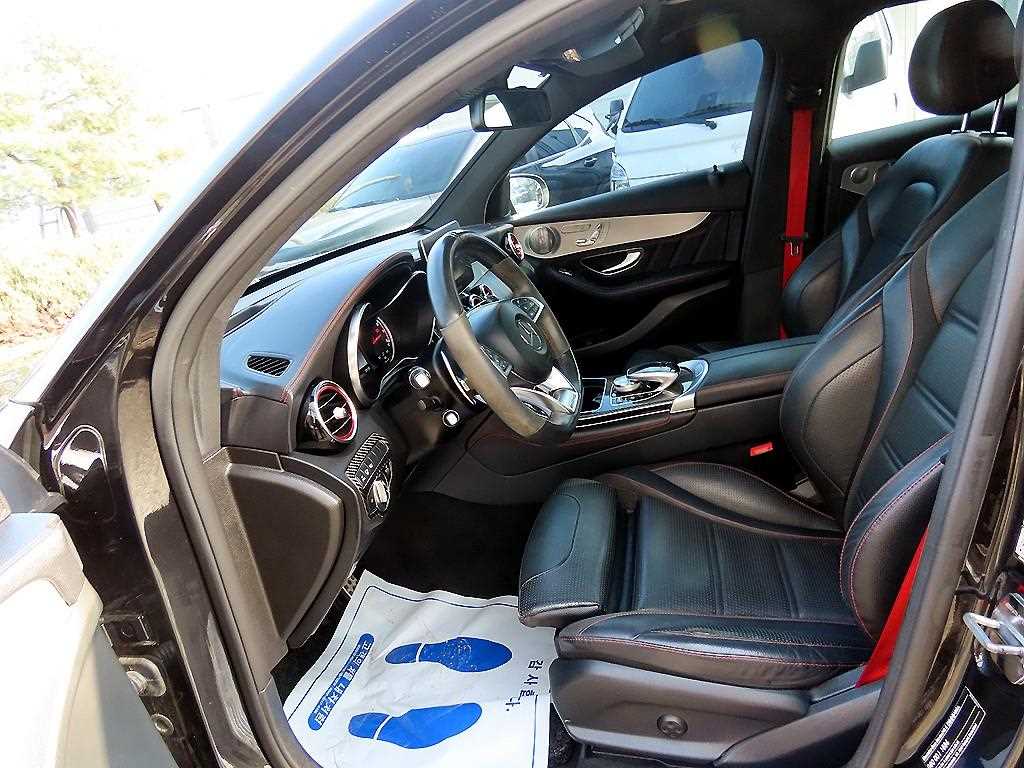 Mercedes Benz GLC Class - Vista 5