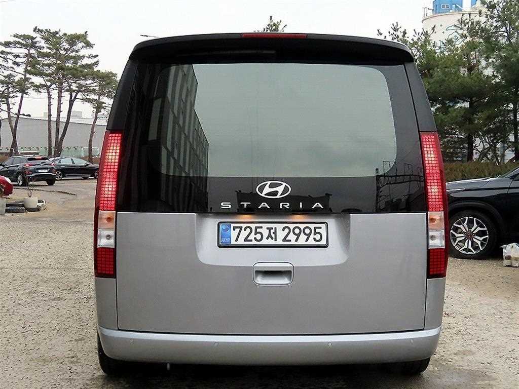HYUNDAI Staria - Vista 4